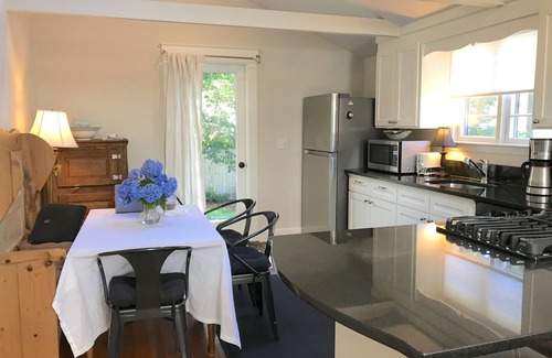 Tisbury House | Fabulous for Relaxation! - Walk to Town, Beach & Tennis! Recently renovated.