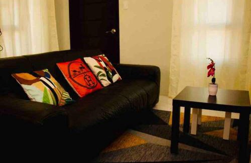 San Fernando Villa | Fabulous Lakeshore House Fully Airconditioned Hi-speed WiFi 300 Mbps