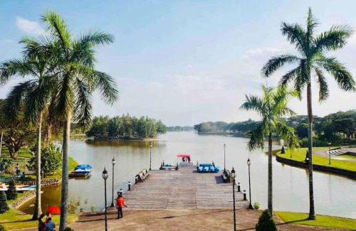San Fernando Villa | Fabulous Lakeshore House Fully Airconditioned Hi-speed WiFi 300 Mbps
