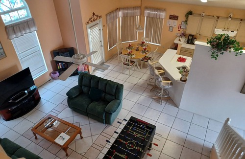 Lindfields Villa | Fabulous Large Regal Villa 4 BR/Pvt Fantastic Pool & Free Wifi near Disney World