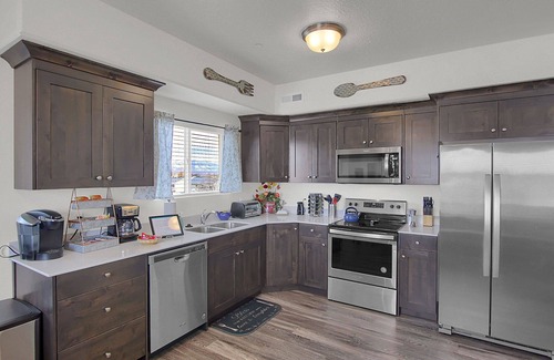 Clearfield Apartment | ✔️Fabulous Luxury Apt ✔️ Fast WiFi ✔️ 4KHDTV ✈ Hill AFB