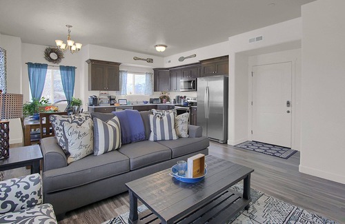 Clearfield Apartment | ✔️Fabulous Luxury Apt ✔️ Fast WiFi ✔️ 4KHDTV ✈ Hill AFB