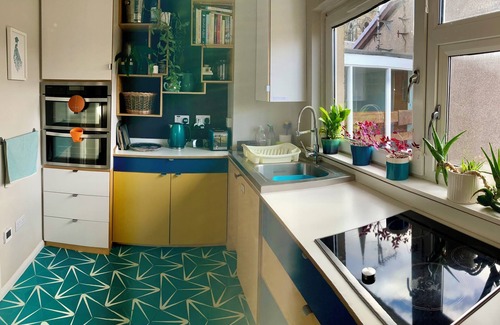 Portobello Apartment | Fabulous mid-century modern Edinburgh home by Portobello beach!
