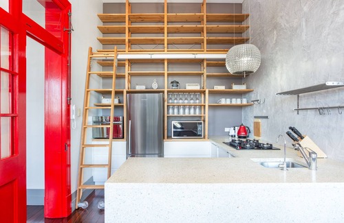 Manly Apartment | Fabulous NY Loft Style Apartment Opposite Manly Wharf