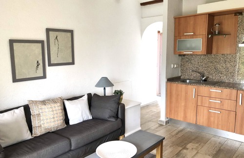 Pedreguer Apartment | Fabulous one bed ground floor apartment overlooking communal pool. Parking