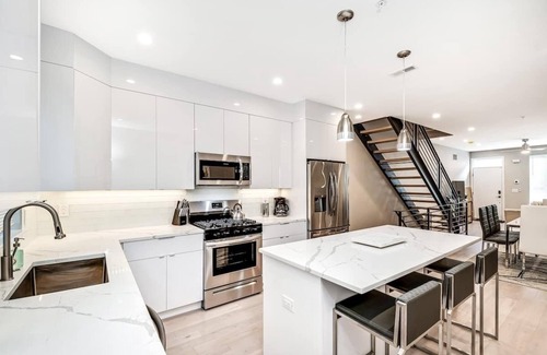 Point Breeze House | Fabulous Open Concept 4Bedroom w/RoofDeck! Sleep10