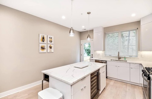 Point Breeze House | Fabulous Open Concept 4Bedroom w/RoofDeck! Sleep10