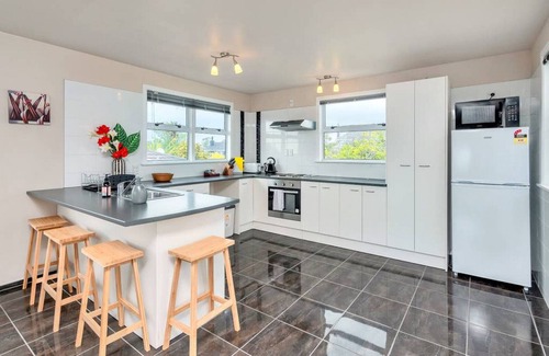 Pakuranga Heights House | Fabulous Three Bedroom Home In Pakuranga