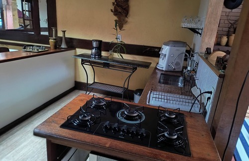 Silop House | Fabulous Ubatuba, 1500m from the sea, easy access to the best beaches! Air in the sleep.
