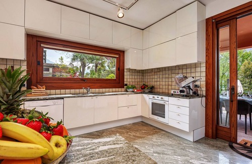 Mandello del Lario Villa | Fabulous villa with lovely garden, heated pool and lake views! - Villa Amanda