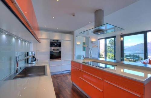 Menaggio Apartment | FABULOUSLY LOCATED WITH VIEWS OF LAKE COMO WITH A HEATED POOL