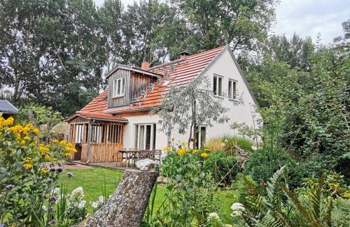 Quappendorf House | Fachwerkhaus am Fluss
