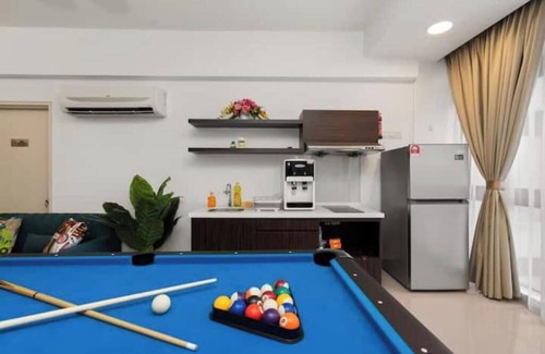 Bukit Bintang House | Fahrenheit Playstation w Pool Table 10pax