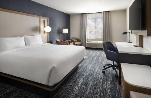 Raisin Hotel | Fairfield by Marriott Inn & Suites Fresno Riverpark