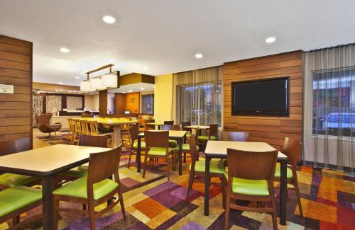 Hammond Hotel | Fairfield by Marriott Southeast Hammond, IN