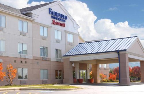 St. Charles Hotel | Fairfield Inn and Suites by Marriott Chicago St. Charles