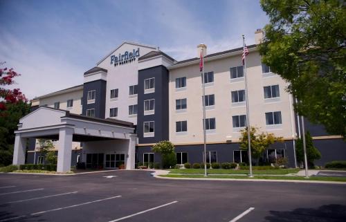 Cleveland Hotel | Fairfield Inn and Suites Cleveland