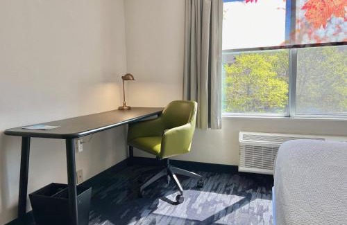 Farmington Hills Hotel | Fairfield Inn & Suites Detroit Farmington Hills