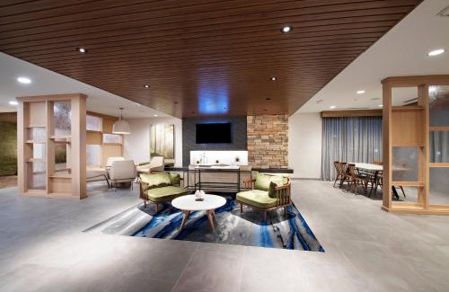 Dayton Hotel | Fairfield Inn & Suites by Marriott Dayton North