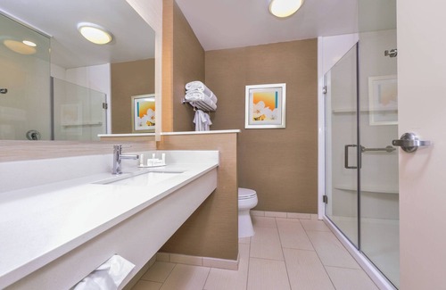 Coralville Hotel | Fairfield Inn & Suites by Marriott Coralville