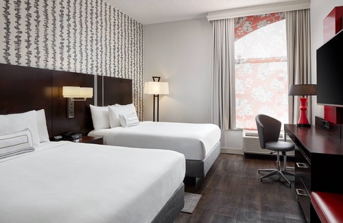 Chinatown Hotel | Fairfield Inn & Suites by Marriott Washington, DC/Downtown