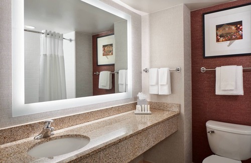 Chinatown Hotel | Fairfield Inn & Suites by Marriott Washington, DC/Downtown