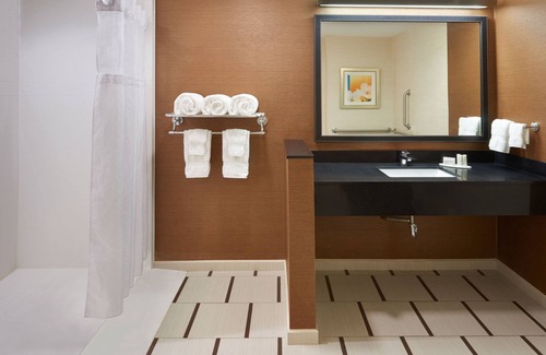 Barrie Hotel | Fairfield Inn & Suites by Marriott Barrie