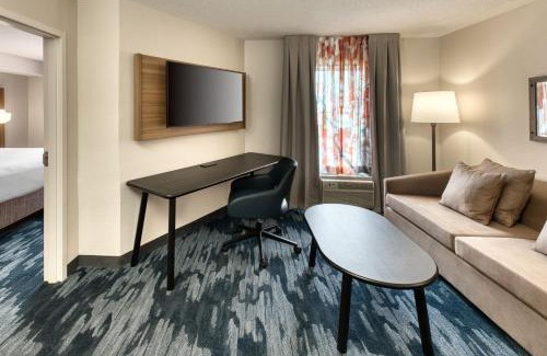 Steeles Industrial Hotel | Fairfield Inn & Suites by Marriott Toronto Brampton