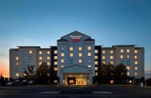 Newark Hotel | Fairfield Inn & Suites by Marriott Newark Liberty International Airport