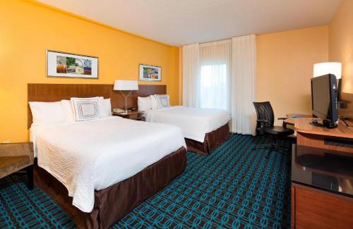 Newark Hotel | Fairfield Inn & Suites by Marriott Newark Liberty International Airport