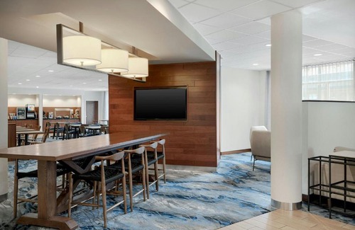 Clifton Heights Hotel | Fairfield Inn & Suites by Marriott Cincinnati Uptown/University Area