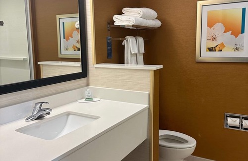 Hollister Hotel | Fairfield Inn & Suites by Marriott Hollister