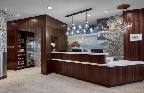 Chinatown Hotel | Fairfield Inn & Suites by Marriott Washington Downtown
