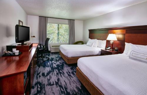Livonia Hotel | Fairfield Inn & Suites Detroit Livonia