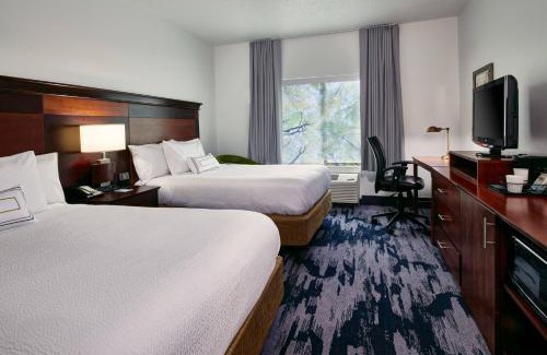Livonia Hotel | Fairfield Inn & Suites Detroit Livonia