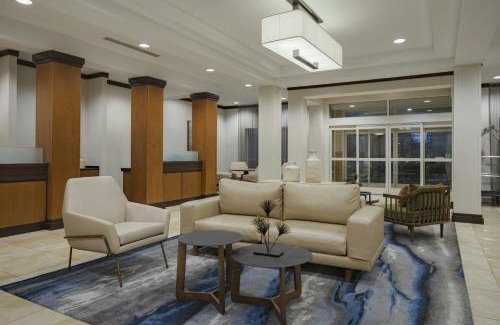 Jeffersontown Hotel | Fairfield Inn & Suites Louisville East