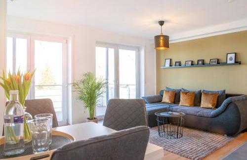 Huefingen Apartment | FAIRflats: Küche, Balkon, Arbeitsplatz, Aufzug