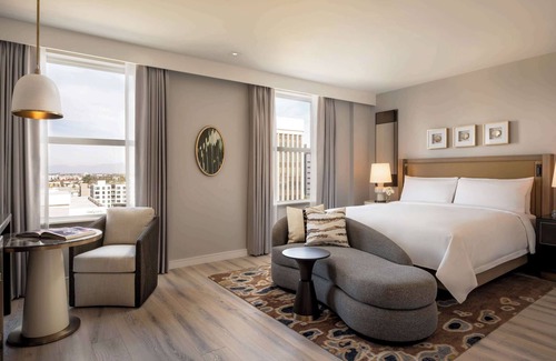 Waterfront Hotel | Fairmont Breakers Long Beach