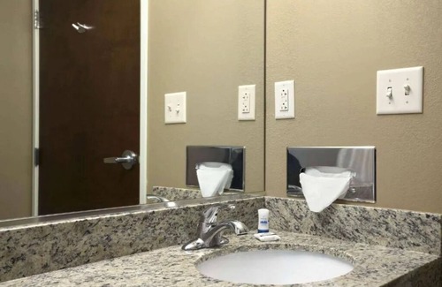 White Hall Hotel | Fairmont Find: Budget-friendly Room With Free Breakfast and Free Parking