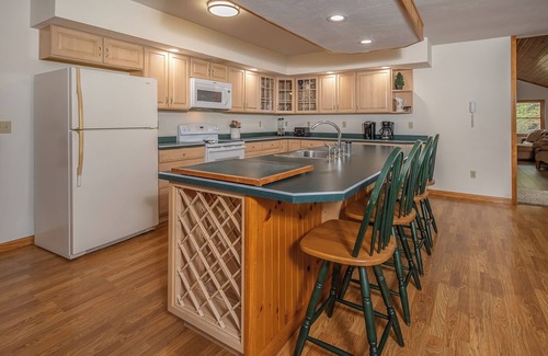 McHenry Cottage | Fairway Breeze