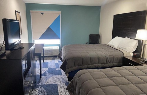 Iowa Hotel | Fairway Inn Iowa-Lake Charles