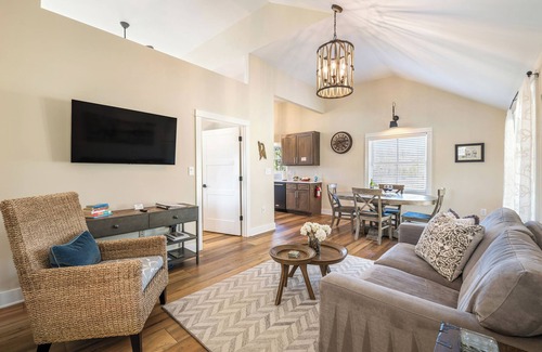 Keene Cottage | Fairwood Cottage-Exceptional 1BR Cottage Minutes From Charlottesville & Wineries