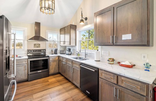 Keene Cottage | Fairwood Cottage-Exceptional 1BR Cottage Minutes From Charlottesville & Wineries