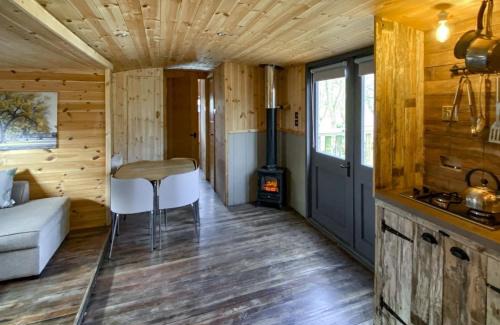 Dilton Marsh Resort | Fairwood Lakes Holiday Park