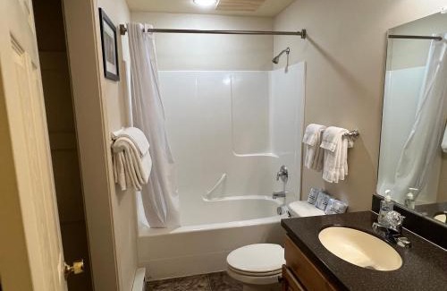 West Yellowstone Hotel | Faithful Street Inn