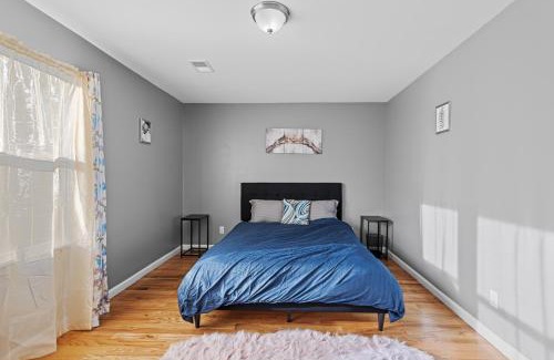 Newark Apartment | FaithInn - 3 Bed 2 Bath Near EWR/Downtown/NYC