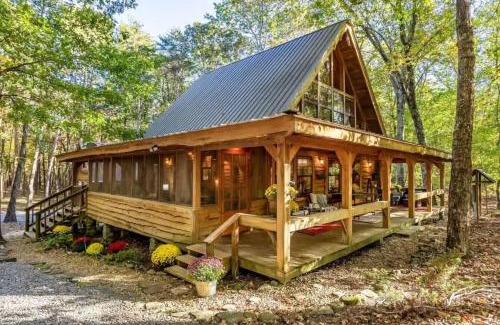 Mentone House | Falcon Lodge - hot tub fire pit & games