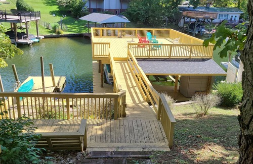 New River House | Fall and Winter discounts!nLakefront On A Quiet Cove At Claytor Lake