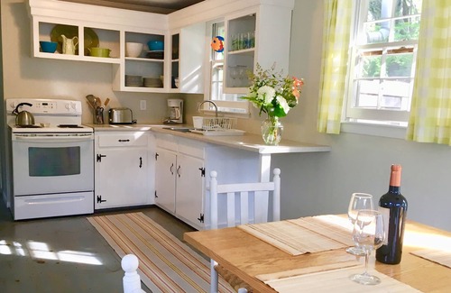 Kennebunkport Cottage | Fall Getaway 2025! Sunny, Cozy, & Clean - Goose Rocks Beach, Kennebunkport