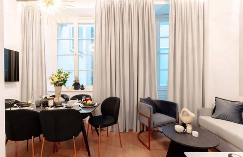 Old Town Apartment | Fall in love with the beautiful Old Town of Warsaw